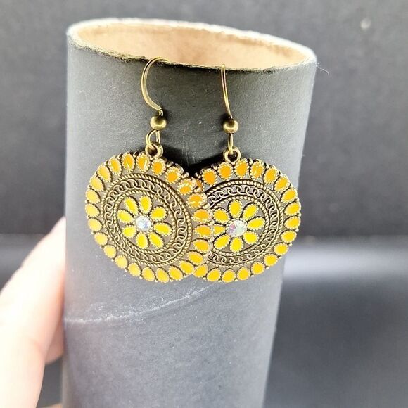 BRONZE orange iridescent round bohemian mandala earrings - Picture 4 of 5